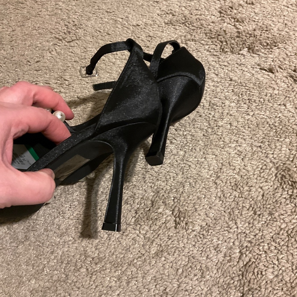 AZALEA WANG ROMILY BLACK WHITE PEARL SANDAL STILETTO - Picture 7 of 8